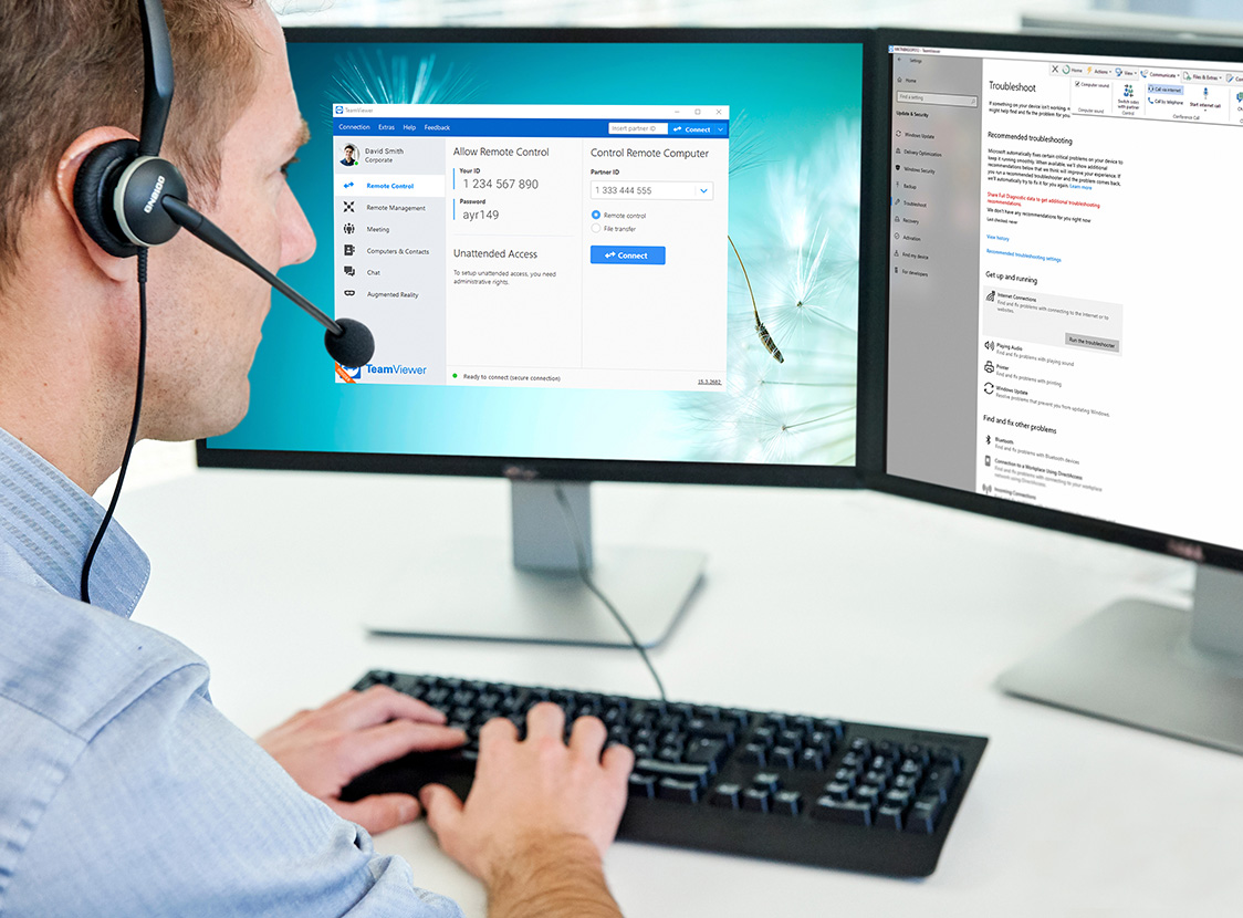 man using teamviewer remote control desktop software to remote support