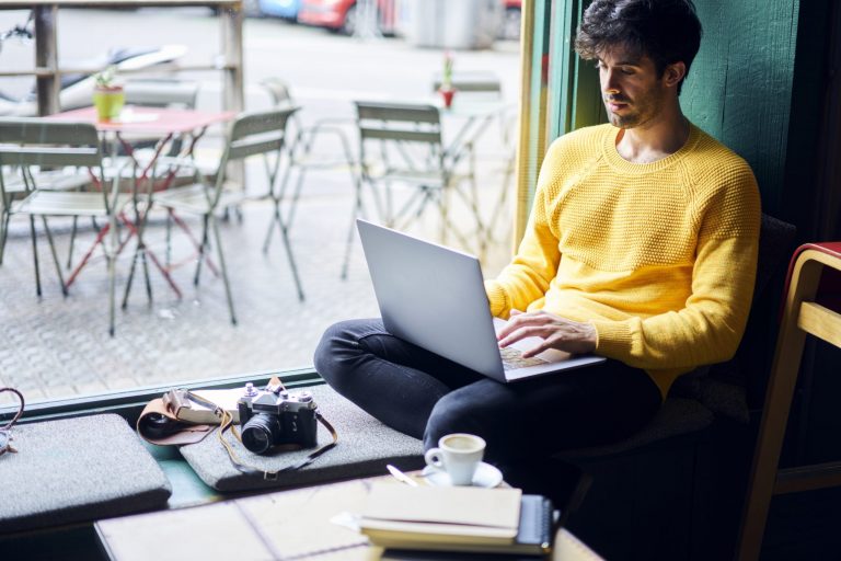 remote-work-coffee-shop