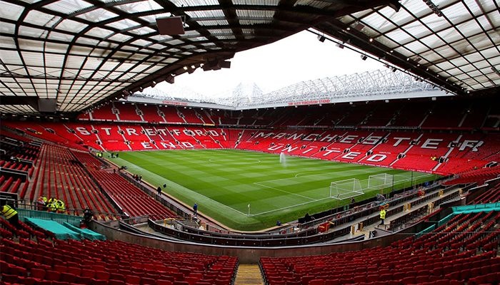 Manchester United steuert die Bewässerung des Spielfelds im Old Trafford aus der Ferne.