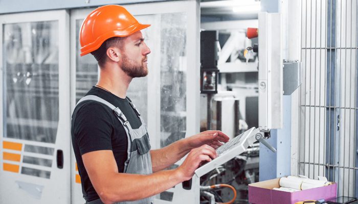 Mondi makes their maintenance processes hands-free with AR.